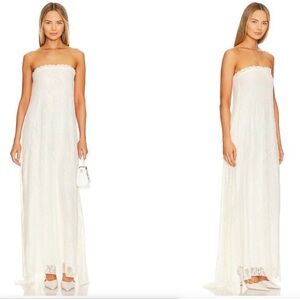 In search of this dress please! Size 2 or 4 I would love to buy.